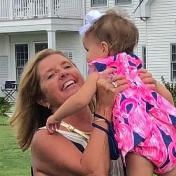 Meet your Posher, Deborah - Picture 2 of 7